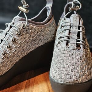 Woman's Steve Madden Platform Shoes